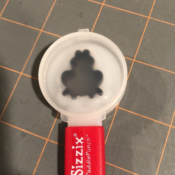 4. Sizzix Paddle Punch Positionable hand Punch dies - Picture 6 of 15